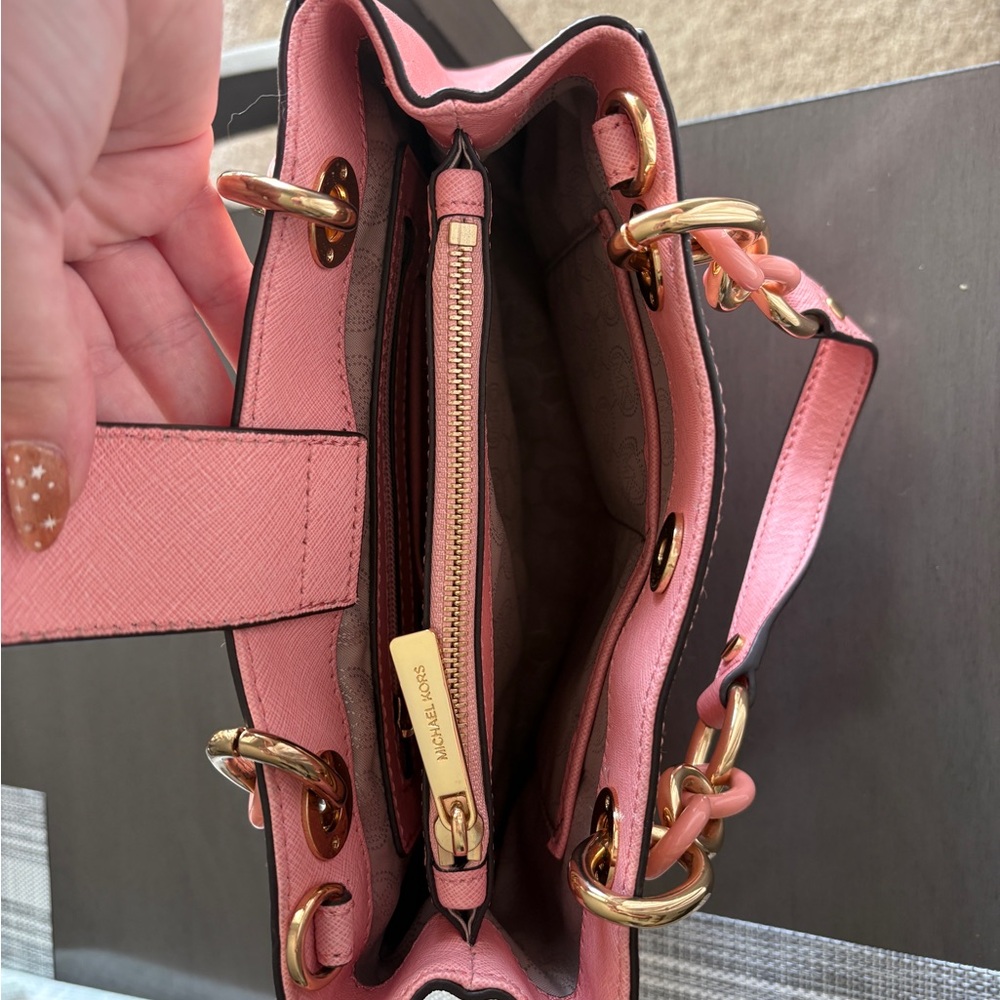 LIKE NEW- Michael Kors Pink Shoulder Bag with Gold Accents - Picture 7 of 12